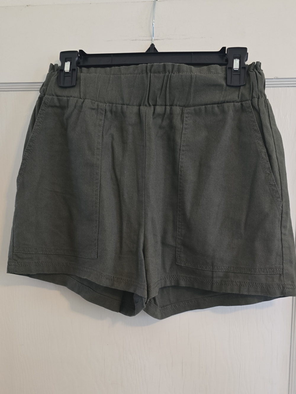 Simply Blessed Boutique Olive Linen Blend Shorts -Women's Small